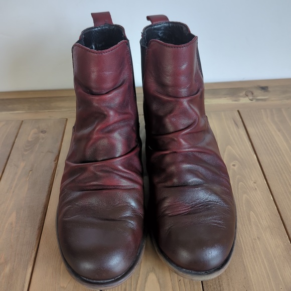 Remonte Women’s Red/Black Ruched Leather Chelsea Ankle Boots - Picture 3 of 7